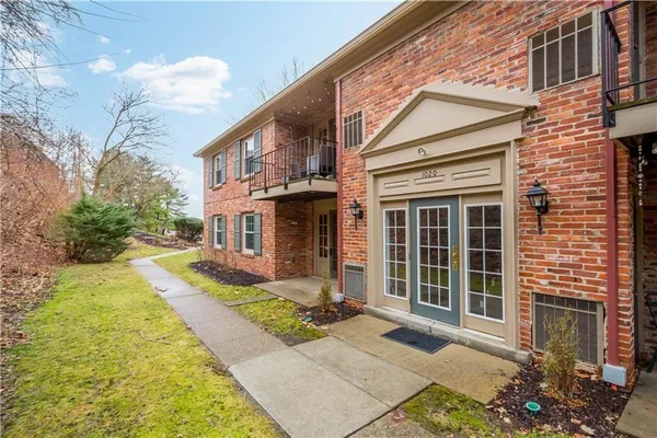 $155,000 | 1020 Margarite Drive, Unit H, Pittsburgh, PA 15216