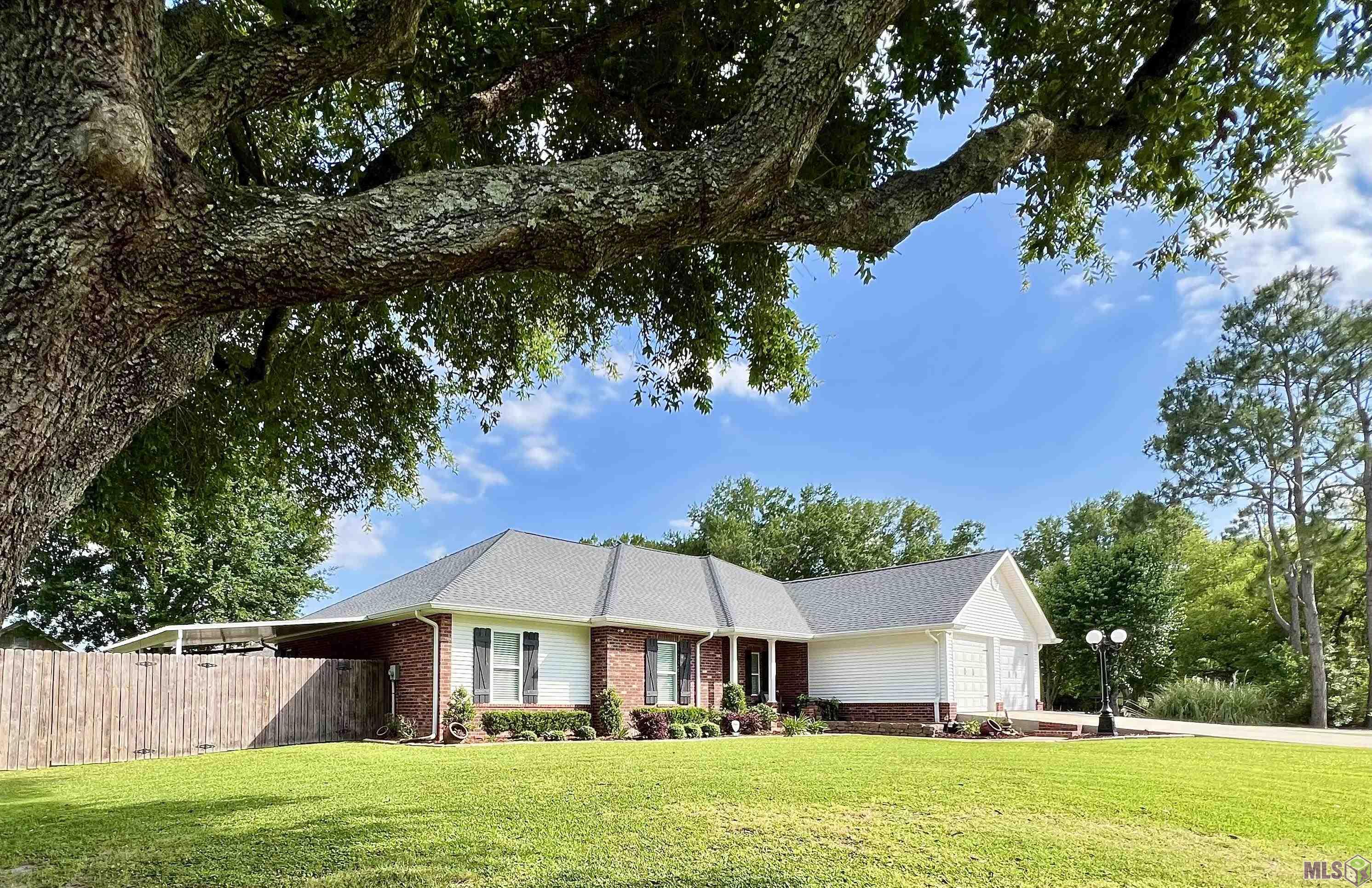 435 Sycamore Street Raceland, LA 70394 - Photo 3 of 30