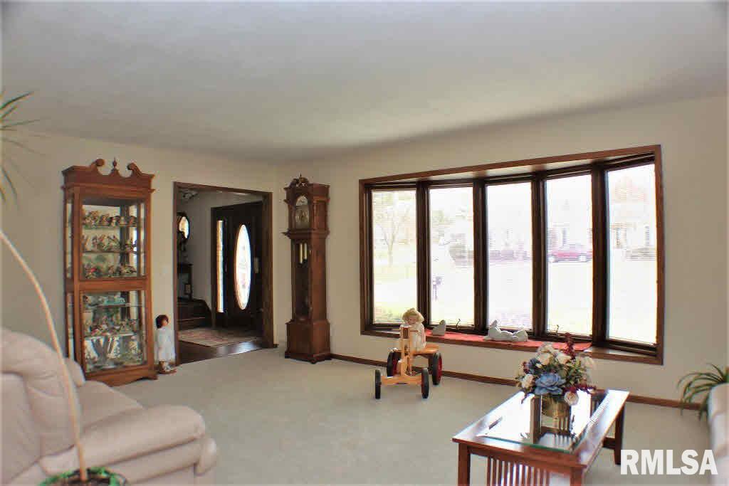 4680 Silver Spur Road Bettendorf, IA 52722 - Photo 2 of 23