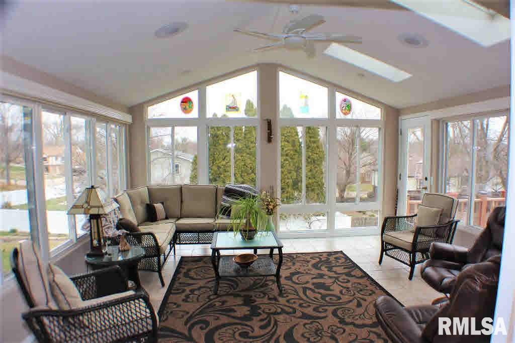 4680 Silver Spur Road Bettendorf, IA 52722 - Photo 6 of 23