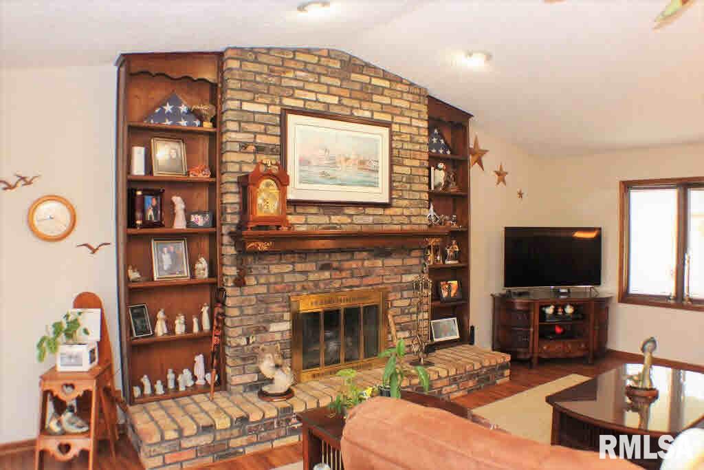 4680 Silver Spur Road Bettendorf, IA 52722 - Photo 8 of 23