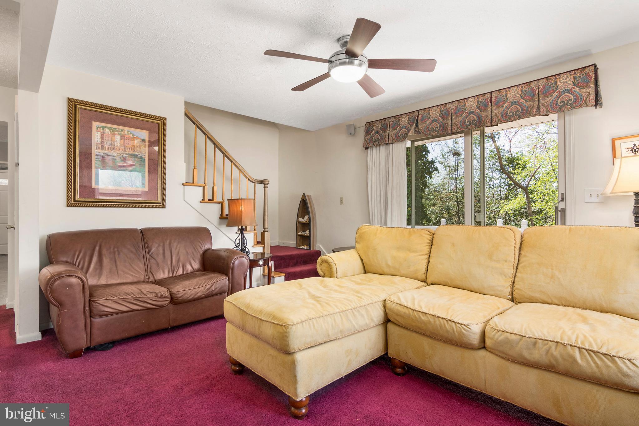 7724 West Shore Road Pasadena, MD 21122 - Photo 14 of 29 Living Room