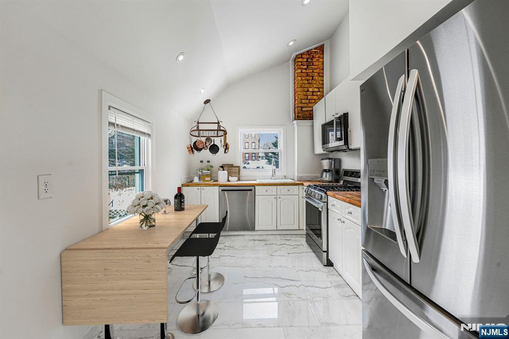 32 Forest Street, Unit 2 Montclair, NJ 07042 - Photo 11 of 18