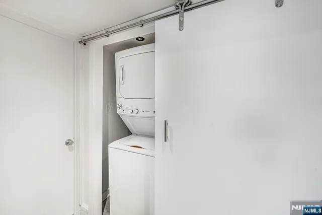 $4,895 | 32 Forest Street, Unit 2, Montclair, NJ 07042