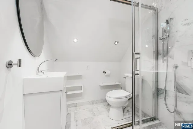 $4,895 | 32 Forest Street, Unit 2, Montclair, NJ 07042