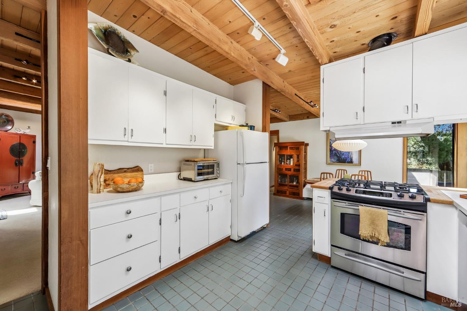 2515 Stepps Road Sebastopol, CA 95472 - Photo 12 of 93
