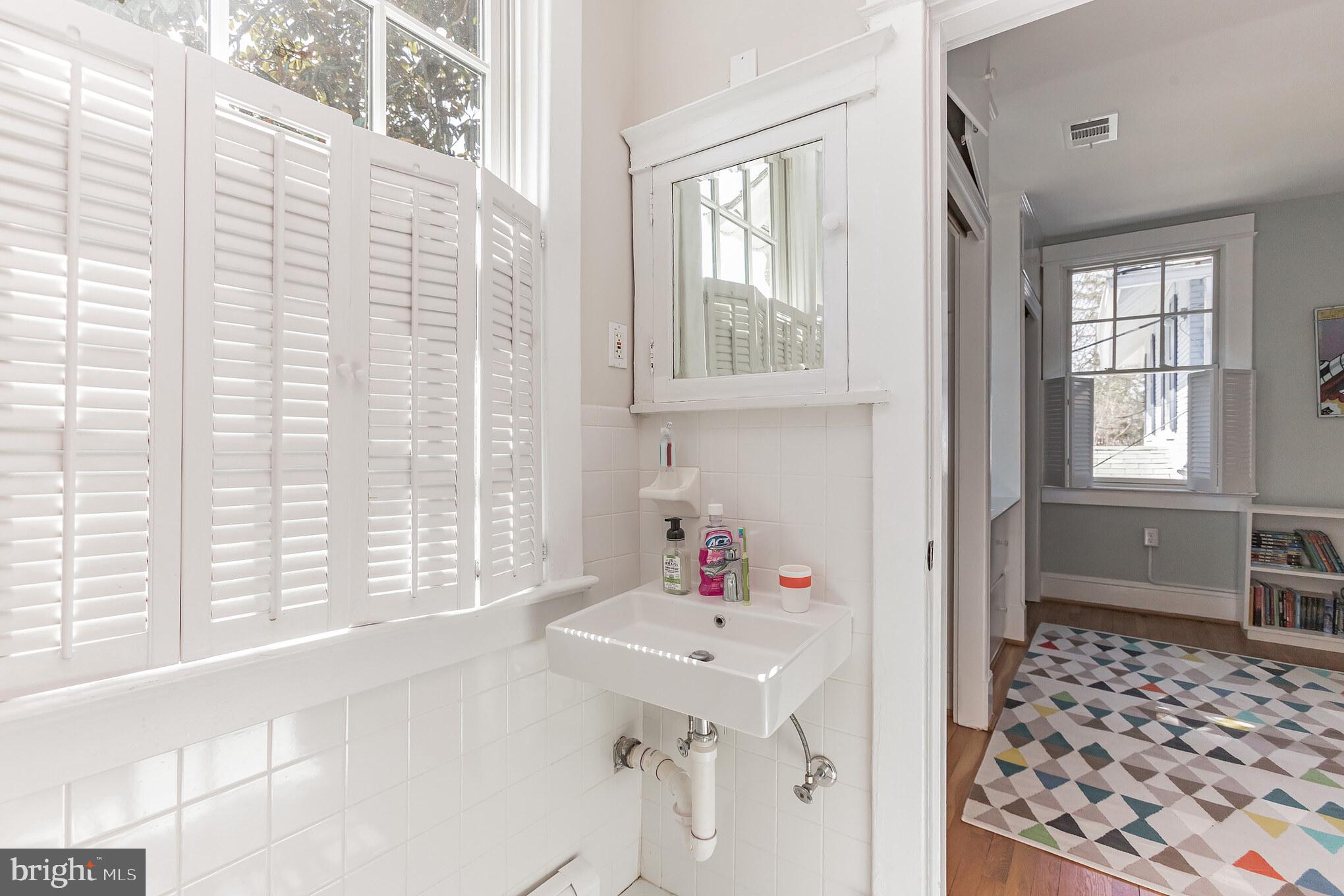 3305 Woodley Road Northwest Washington, DC 20008 - Photo 20 of 49