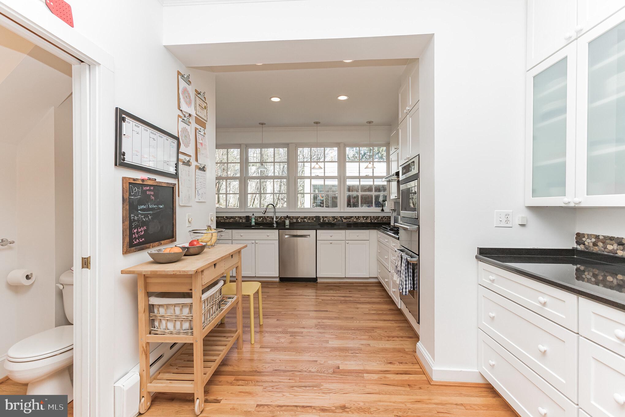 3305 Woodley Road Northwest Washington, DC 20008 - Photo 10 of 49