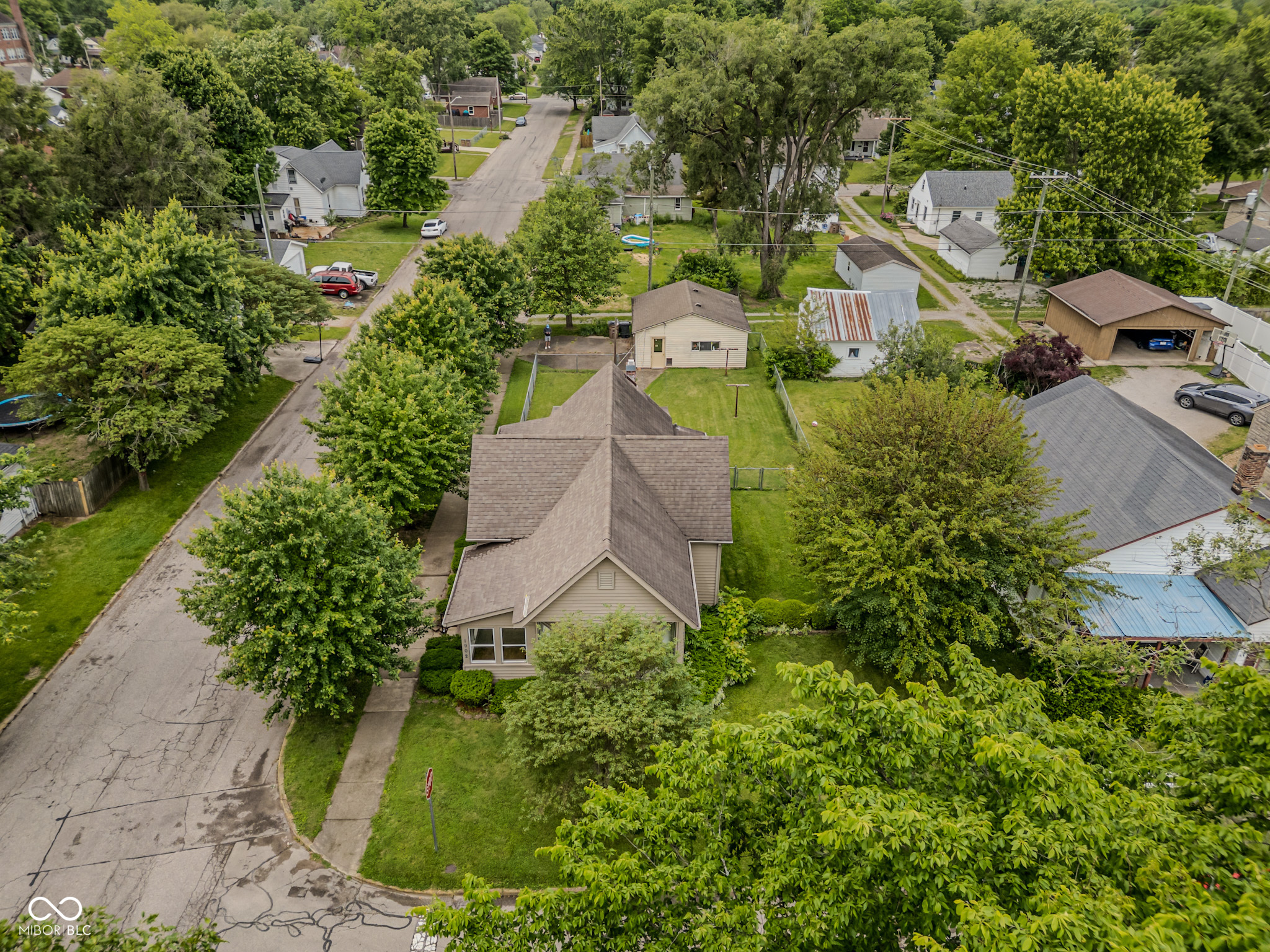 1902 Gilmore Street Columbus, IN 47201 - Photo 3 of 24