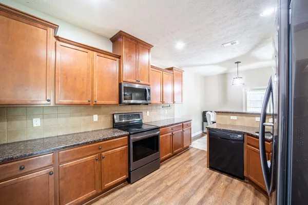 $2,150 | 2 Brentview Drive, Phenix City, AL 36869