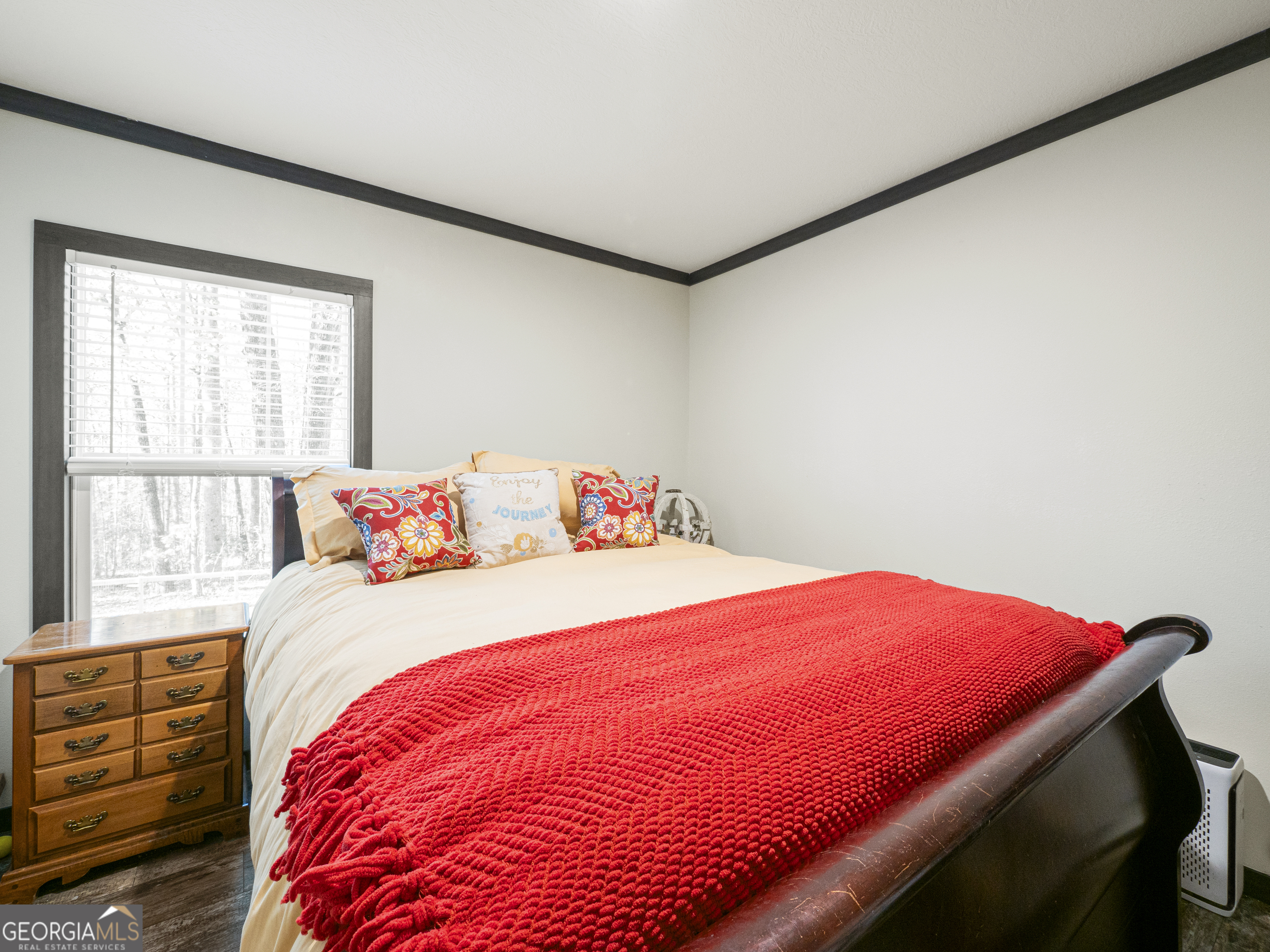 163 M M T Trail Commerce, GA 30530 - Photo 21 of 32 a bedroom with a bed and a window