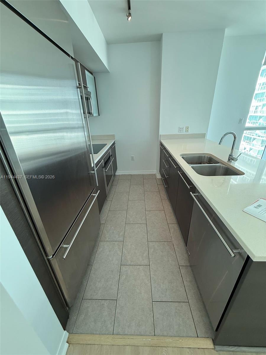 55 Southeast 6th Street, Unit 2601 Miami, FL 33131 - Photo 12 of 46