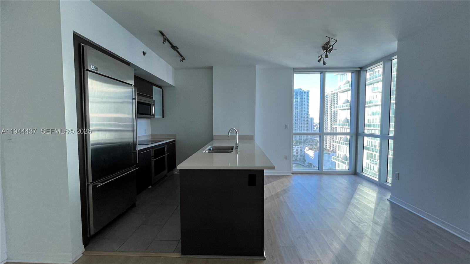 55 Southeast 6th Street, Unit 2601 Miami, FL 33131 - Photo 9 of 46