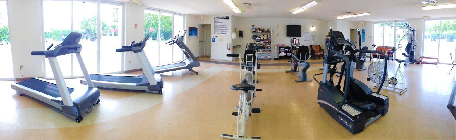 504 Davis Road, Unit 79 Palm Springs, FL 33461 - Photo 24 of 31 Fitness room, pool tables