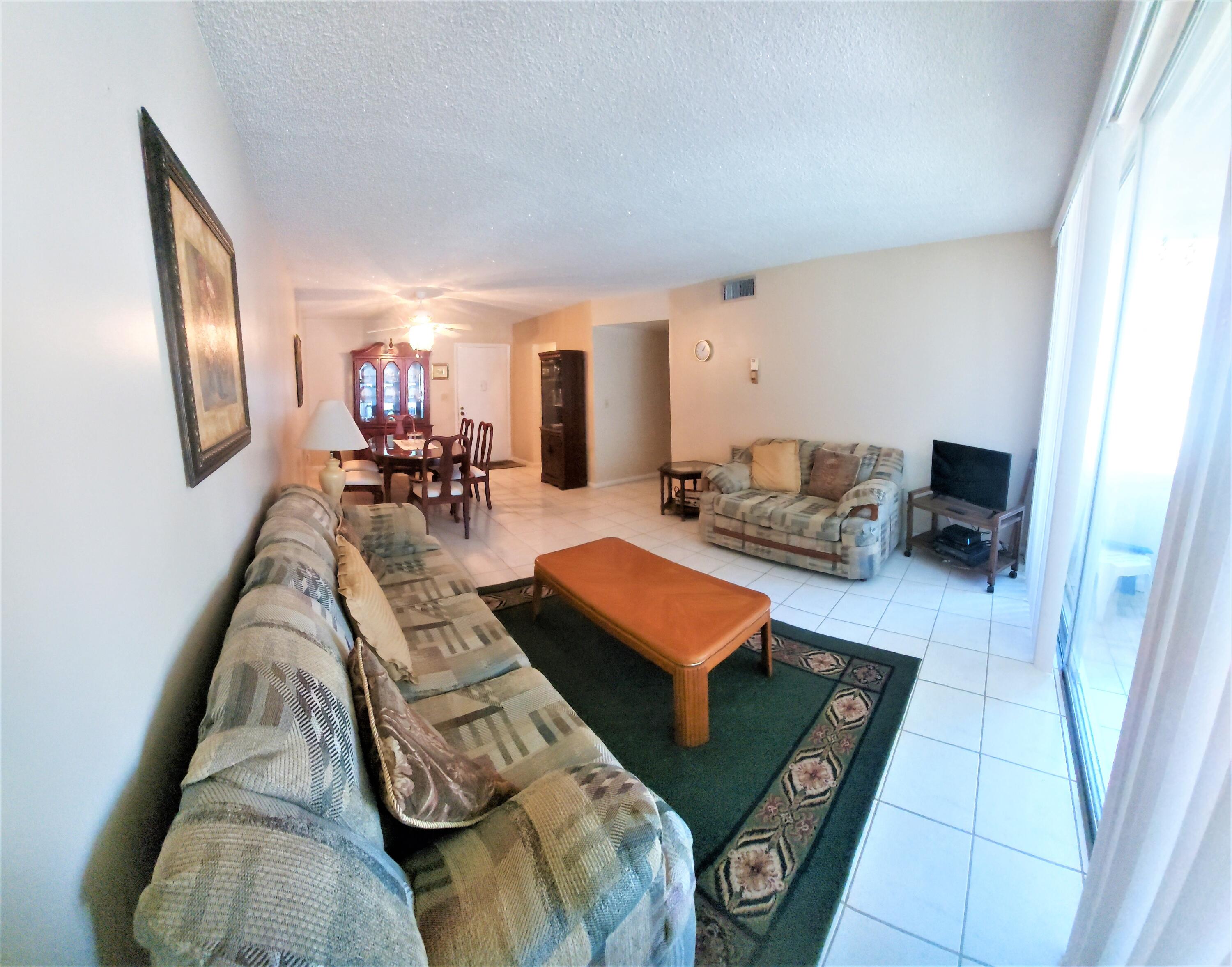 504 Davis Road, Unit 79 Palm Springs, FL 33461 - Photo 3 of 31 Living room/Dining room