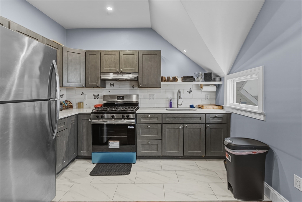 141-145 Hunter Street Fall River, MA 02721 - Photo 20 of 41