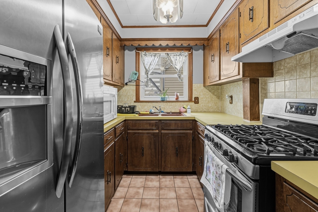 141-145 Hunter Street Fall River, MA 02721 - Photo 8 of 41