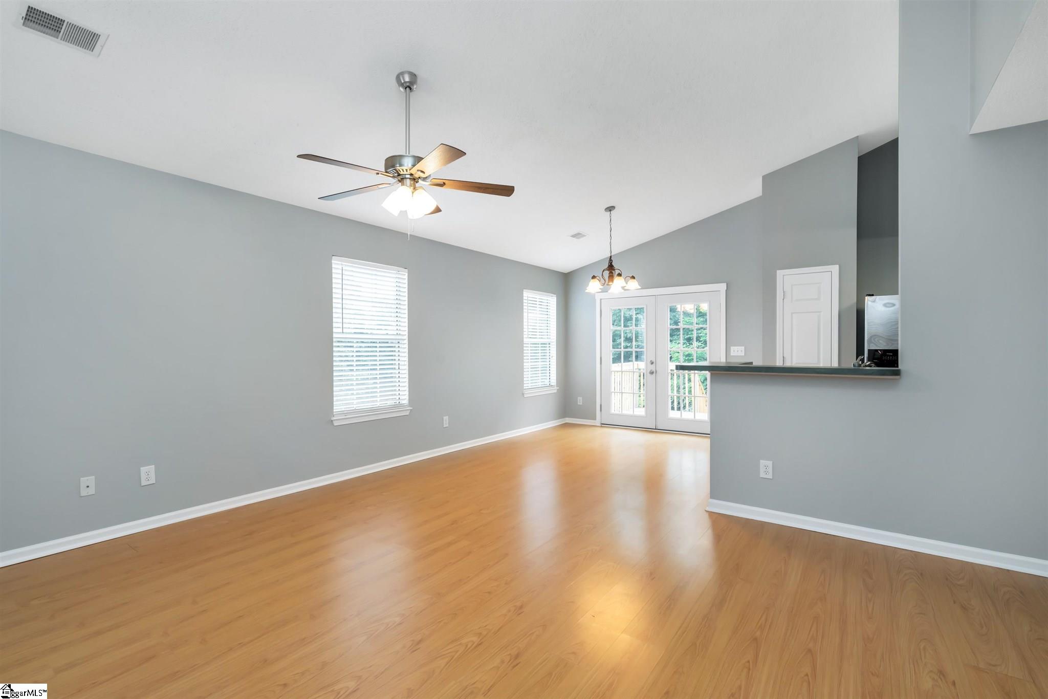 313 Hampton Ridge Drive Greer, SC 29651 - Photo 3 of 21 Gallery Image 3