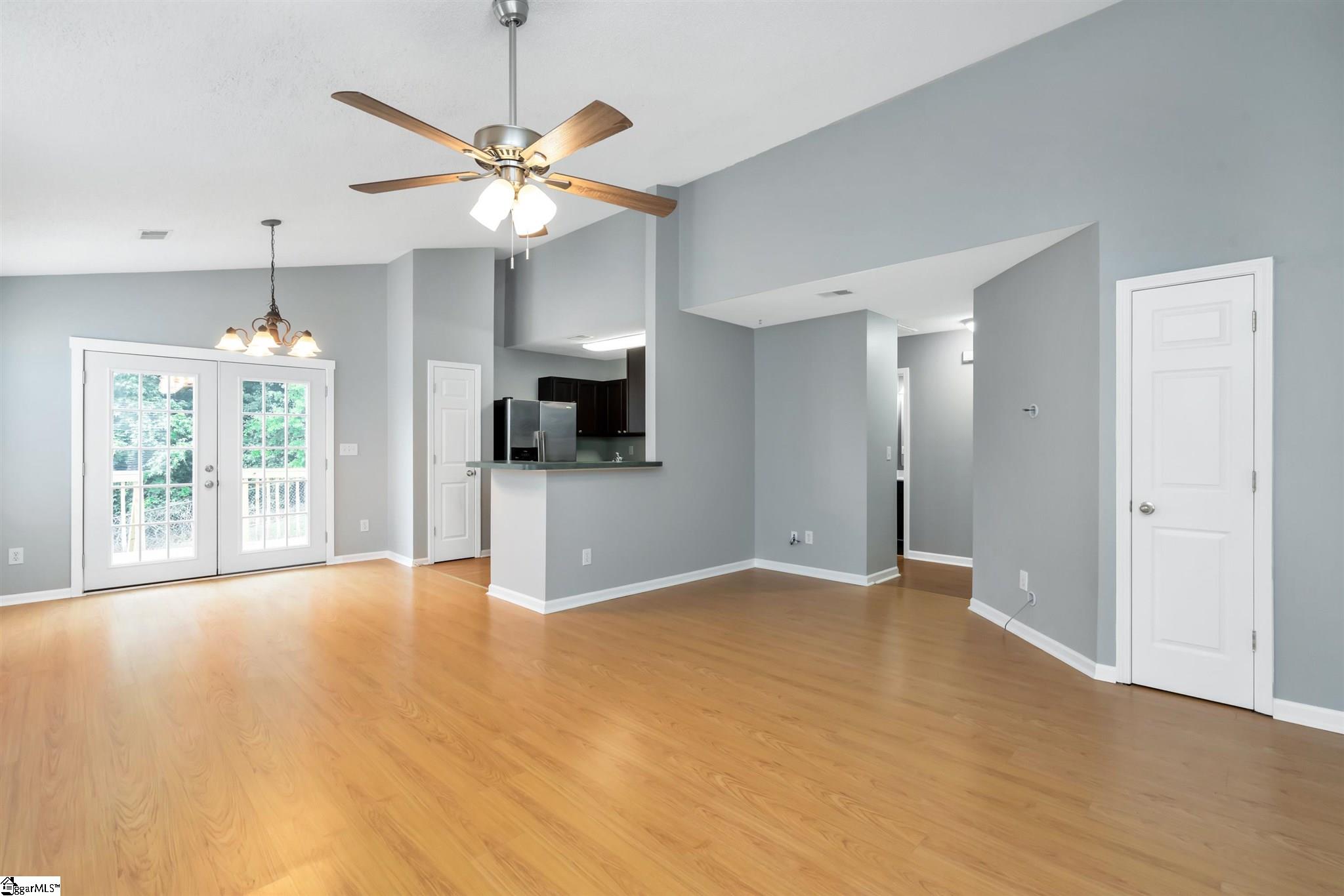 313 Hampton Ridge Drive Greer, SC 29651 - Photo 4 of 21 Gallery Image 4