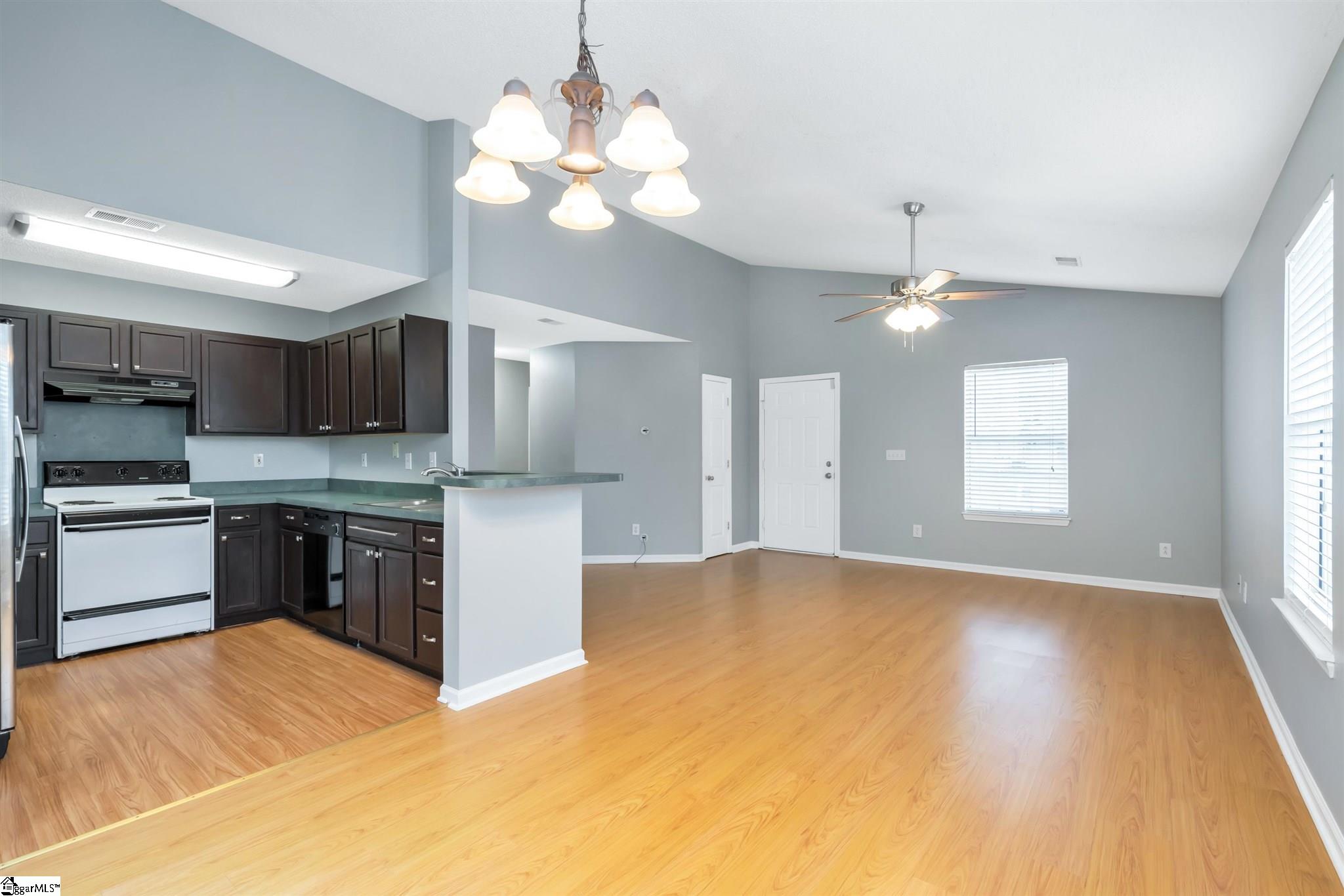 313 Hampton Ridge Drive Greer, SC 29651 - Photo 6 of 21 Gallery Image 6