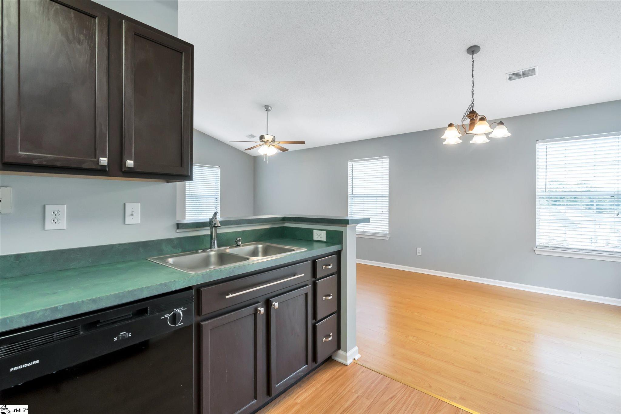 313 Hampton Ridge Drive Greer, SC 29651 - Photo 8 of 21 Gallery Image 8