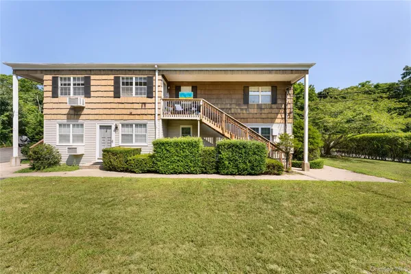 $480,000 | 40 Canoe Place Road, Unit 5, Hampton Bays, NY 11946