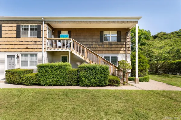 $480,000 | 40 Canoe Place Road, Unit 5, Hampton Bays, NY 11946