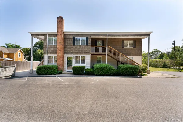 $480,000 | 40 Canoe Place Road, Unit 5, Hampton Bays, NY 11946