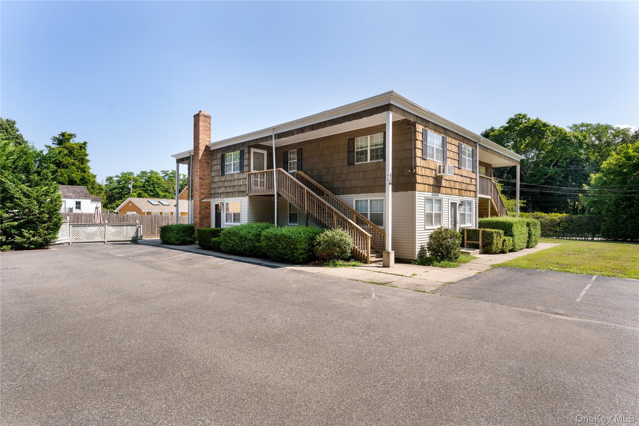 40 Canoe Place Road, Unit 5 Hampton Bays, NY 11946 - Photo 6 of 12