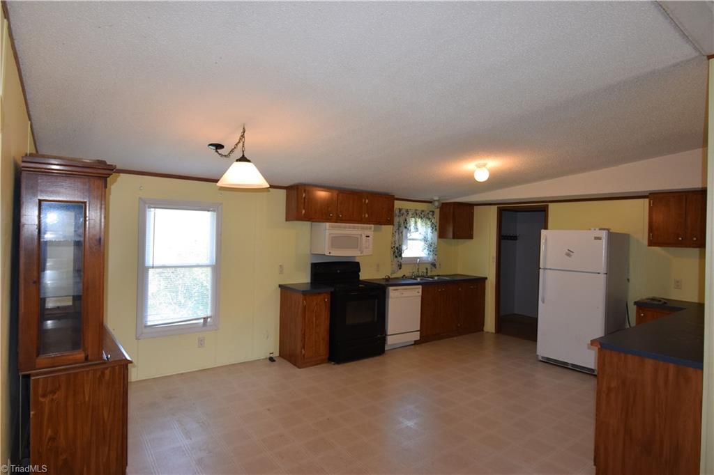 162 Cedar Ridge Road Mount Airy, NC 27030 - Photo 2 of 10 Gallery Image 2