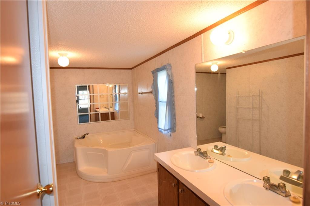 162 Cedar Ridge Road Mount Airy, NC 27030 - Photo 6 of 10 Gallery Image 6