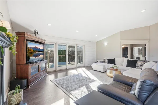 $724,900 | 55 Emerson Valley Drive, River Falls, WI 54022