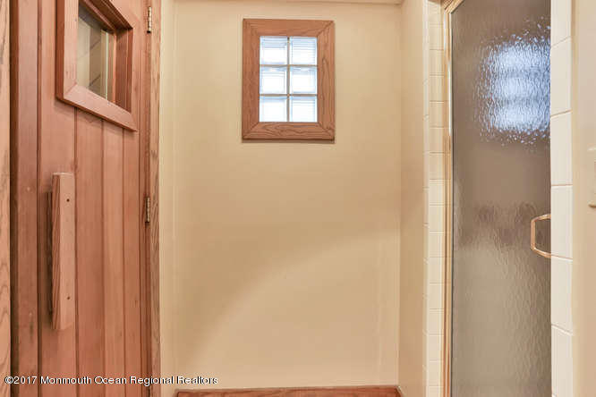 1644 Martin Road Neptune, NJ 07753 - Photo 20 of 42