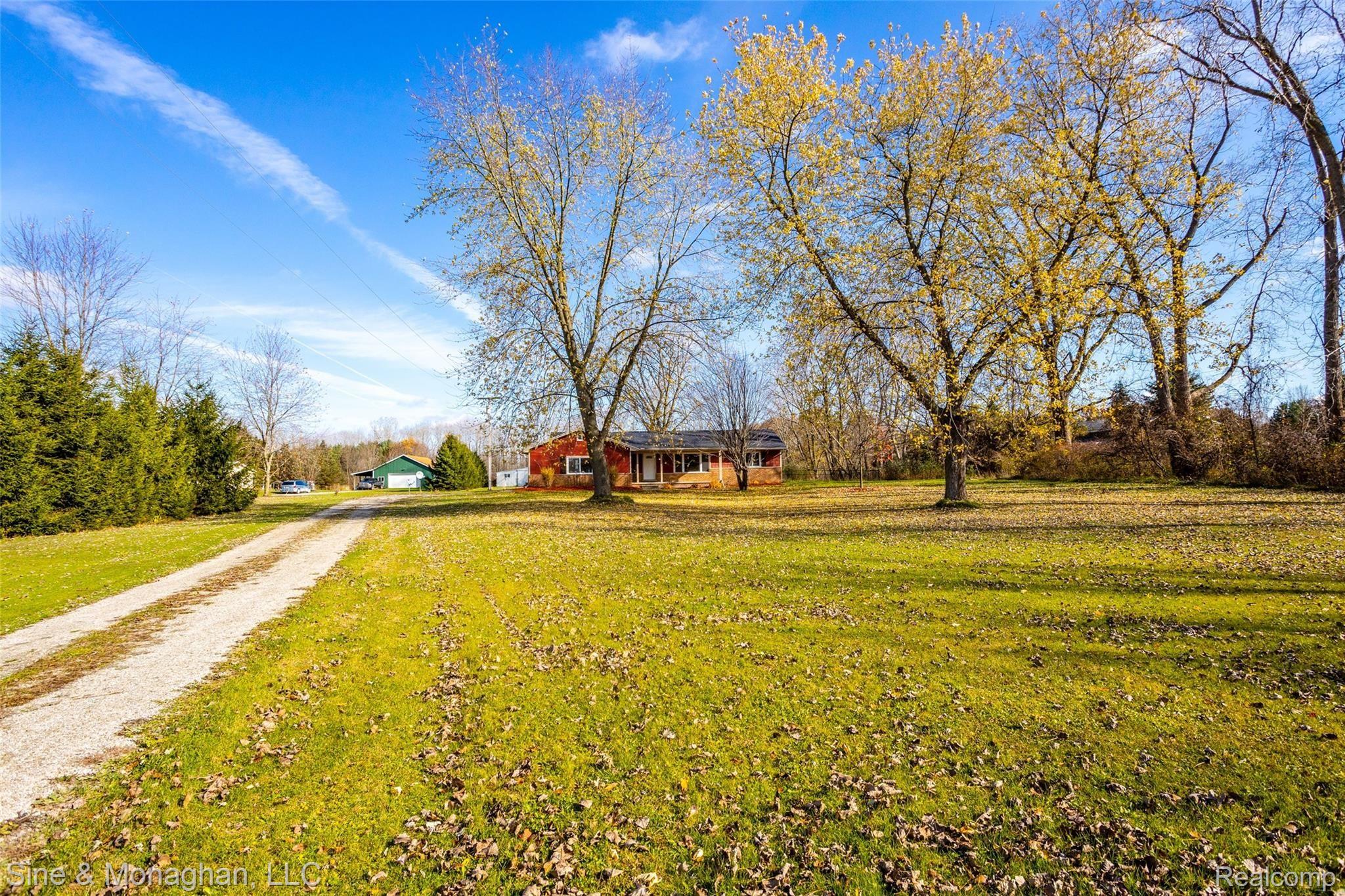 1745 South Allen Road St. Clair, MI 48079 - Photo 5 of 42 1745 S Allen L027.jpg