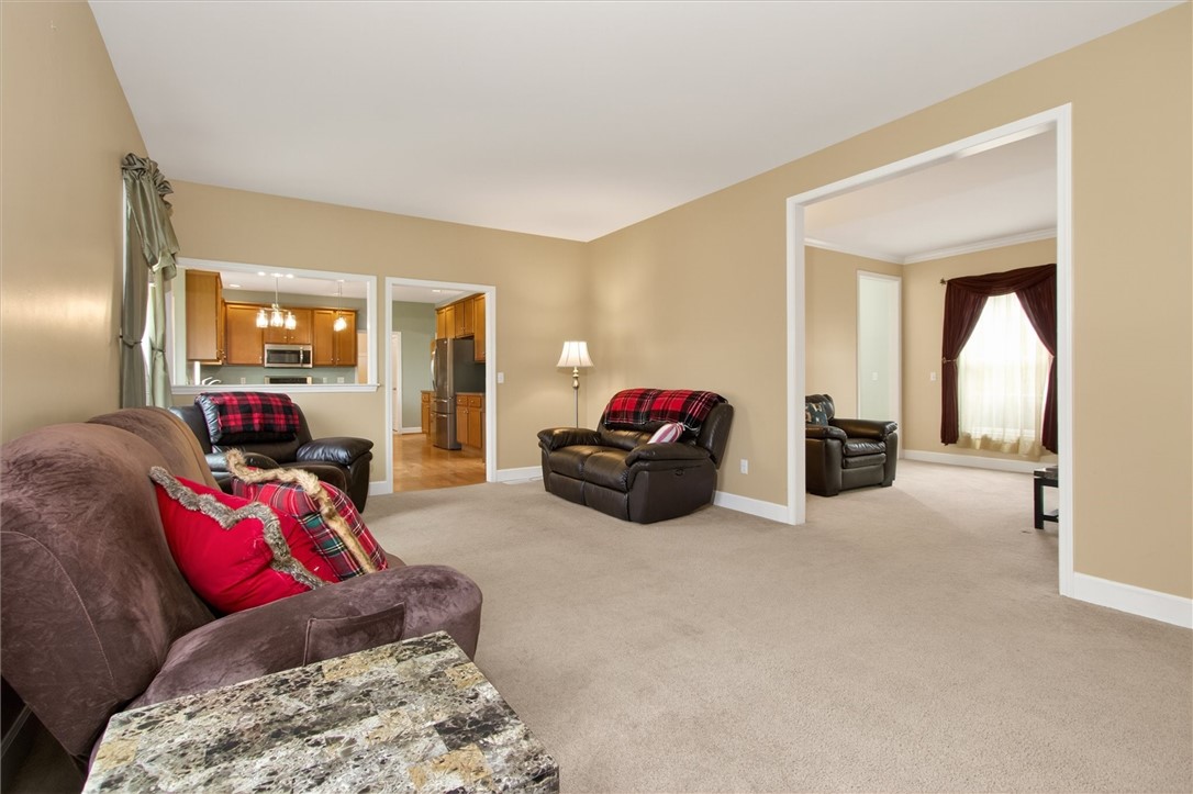 1762 Schlegel Road Webster, NY 14580 - Photo 7 of 47