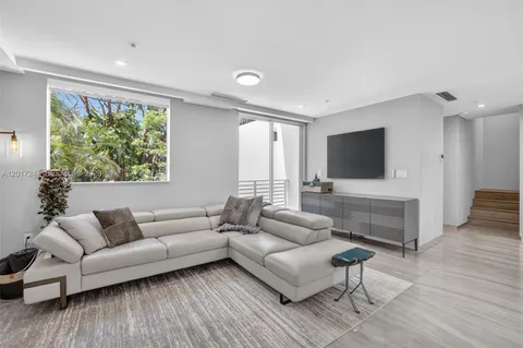 $1,295,000 | 700 Northeast 14th Avenue, Unit 311, Fort Lauderdale, FL 33304