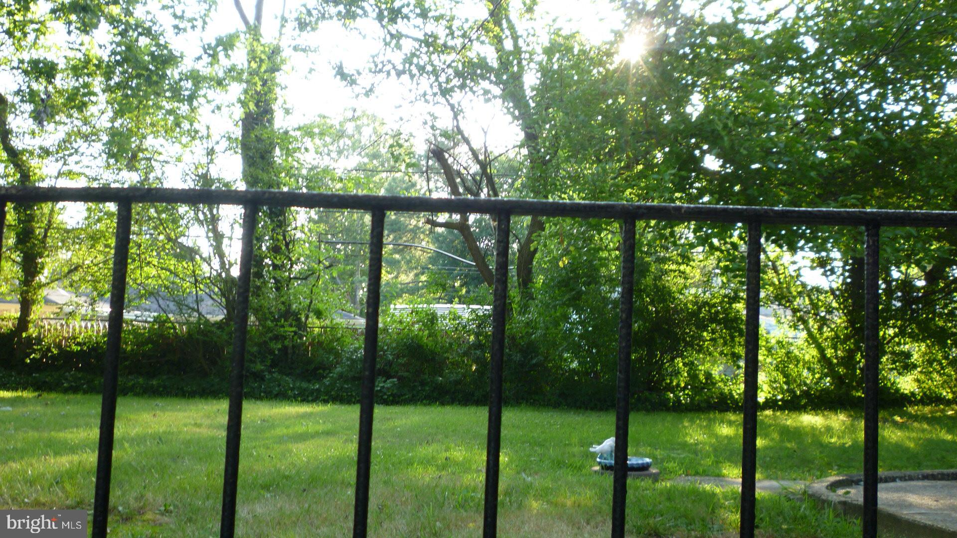 21 Merriman Road Newark, DE 19713 - Photo 19 of 44 Private fully fenced back yard