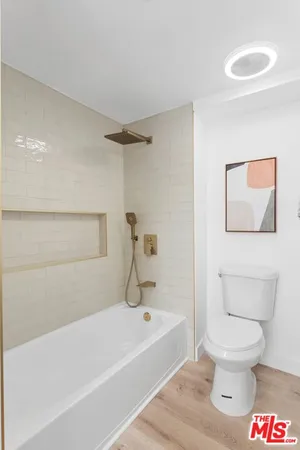 $1,198,900 | 3815 West 60th Street, Los Angeles, CA 90043