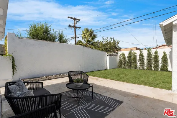 $1,198,900 | 3815 West 60th Street, Los Angeles, CA 90043