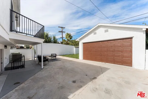 $1,198,900 | 3815 West 60th Street, Los Angeles, CA 90043