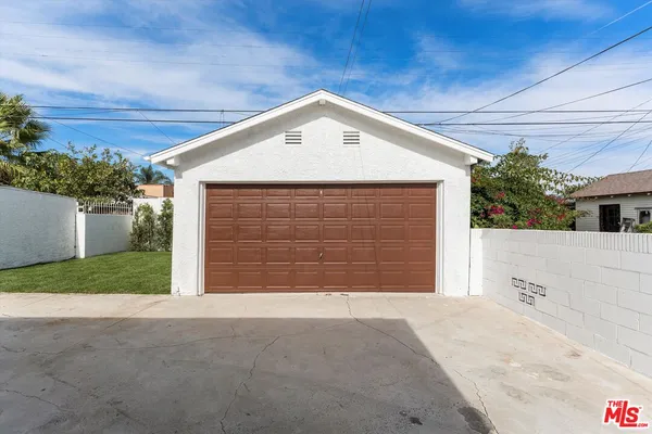 $1,198,900 | 3815 West 60th Street, Los Angeles, CA 90043
