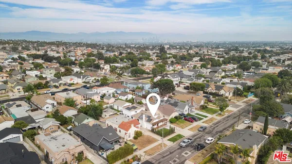 $1,198,900 | 3815 West 60th Street, Los Angeles, CA 90043
