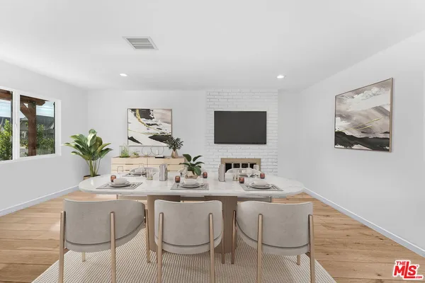 $1,198,900 | 3815 West 60th Street, Los Angeles, CA 90043