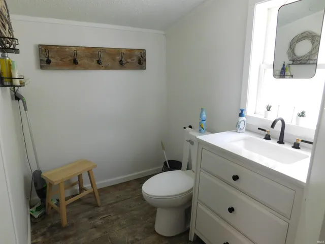 $199,000 | 2 EMS B1D Lane, Leesburg, IN 46538