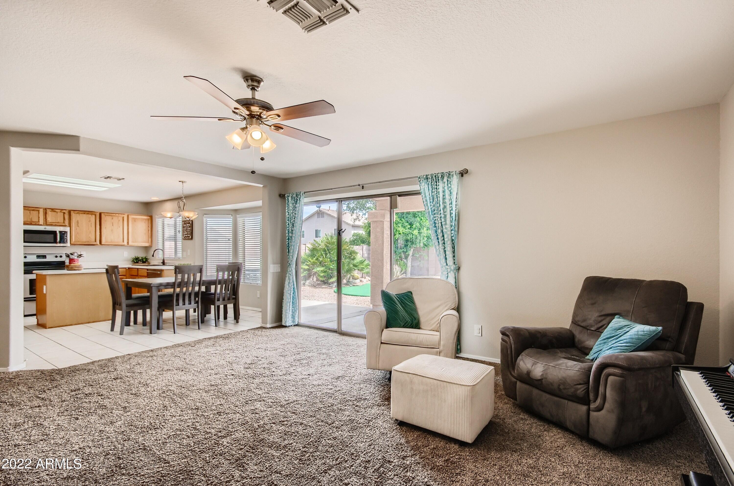 4711 East Frye Road Phoenix, AZ 85048 - Photo 12 of 27 Family Room