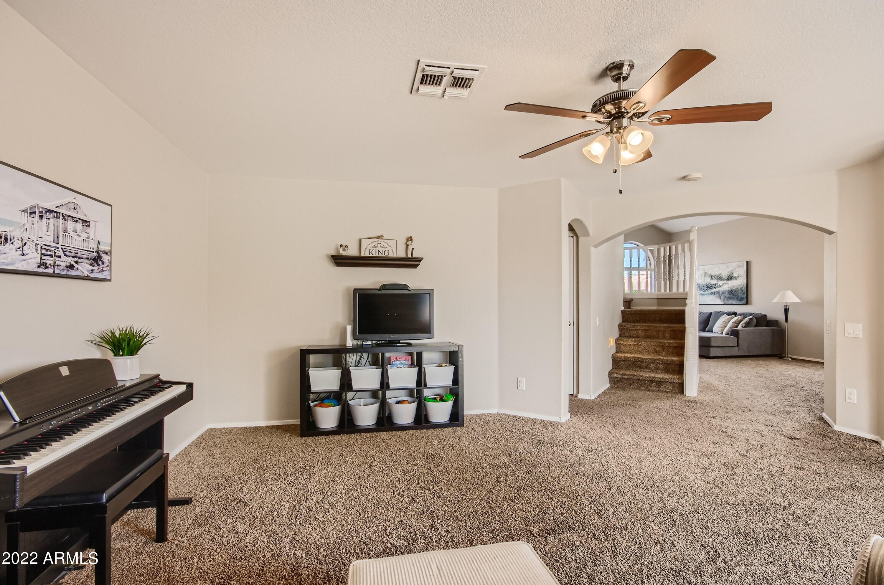 4711 East Frye Road Phoenix, AZ 85048 - Photo 13 of 27 Family Room