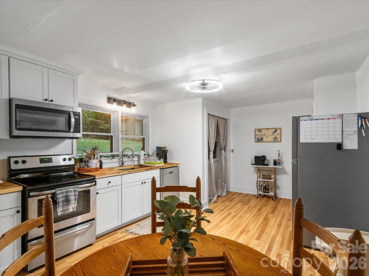 352 Jakes Branch Road Spruce Pine, NC 28777 - Photo 9 of 31