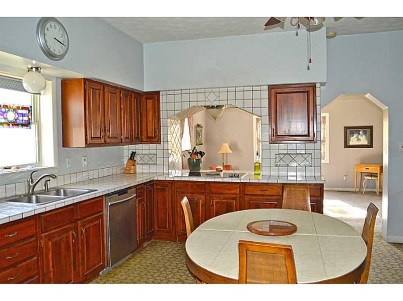 516 Waynesburg Road Washington, PA 15301 - Photo 6 of 25 Kitchen - Open to Dining Room!