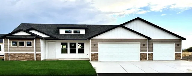 $409,500 | 940 Applewood Drive, Buhl, ID 83316