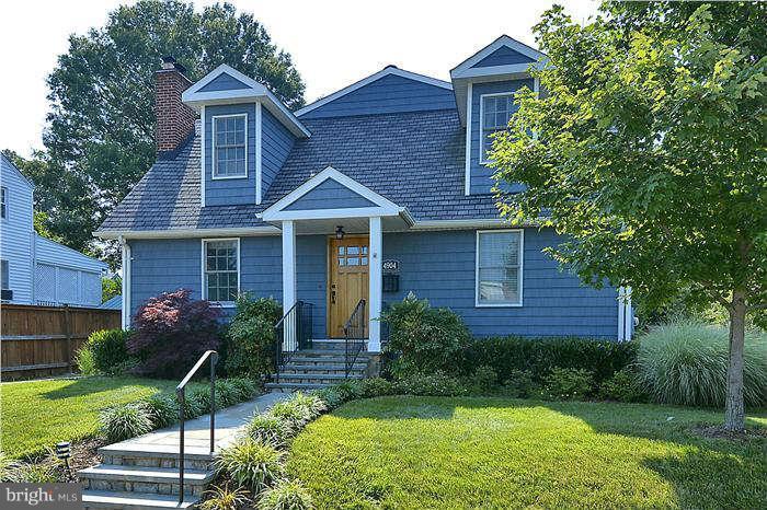 4904 South Chesterfield Road Arlington, VA 22206 - Photo 2 of 30 a front view of a house with garden